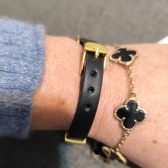 Elegant Black and Gold Bracelet Set - Picture 5 of 6